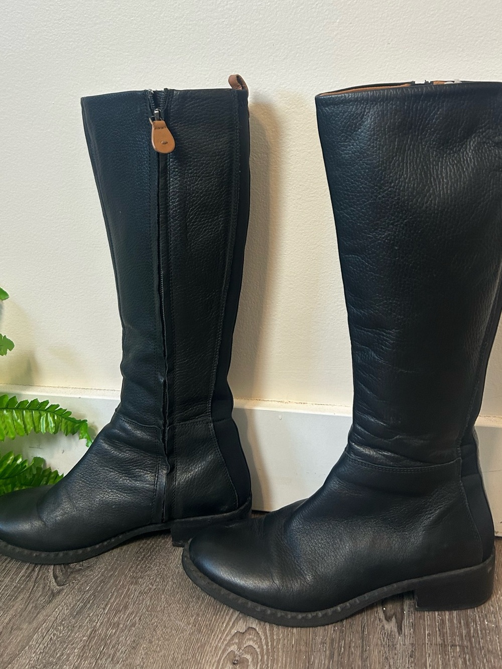 Gentle Souls Blake Tall Leather Boots Black Stretch Calf Size 8 - Picture 2 of 6